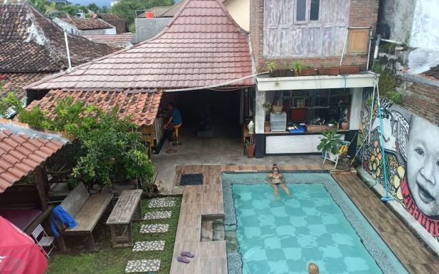 Arjuna Garden Homestay - Hostel
