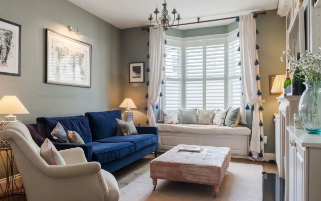 Beautiful Interiors On A Battersea Crescent