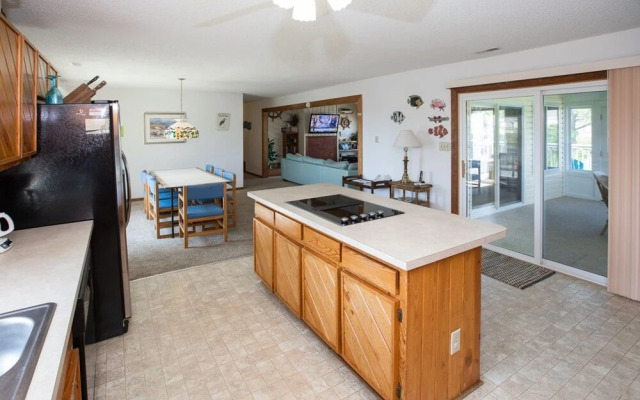 Downey Duckling - 5 Br Home