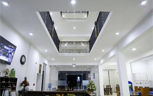 Ronaka Hotel