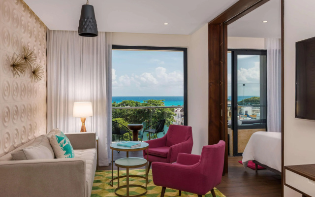 The Fives Downtown Hotel & Residences, Curio Collection by Hilton