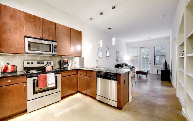 StayLo Luxury 1 Bedroom Apartment