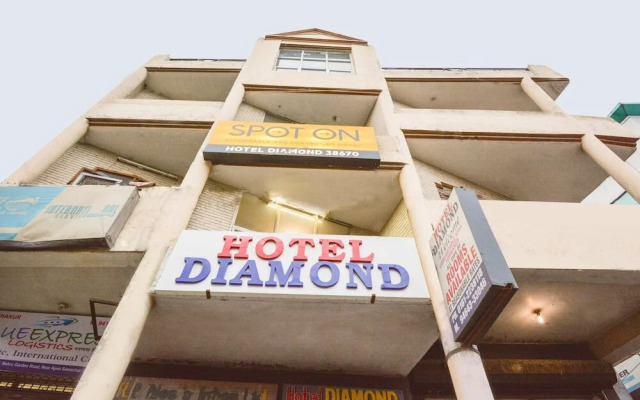 Spot On 38670 Hotel Diamond