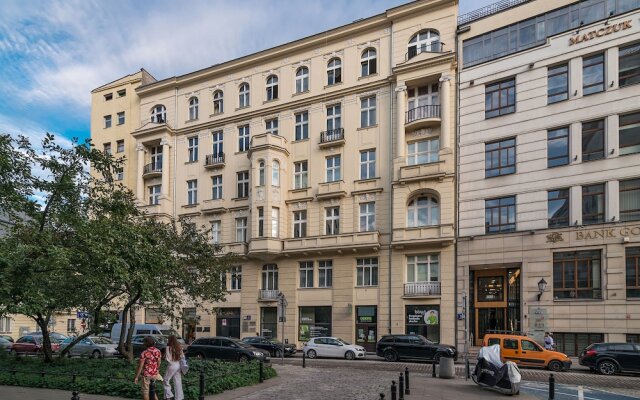 Metro Nowy Swiat Apartment