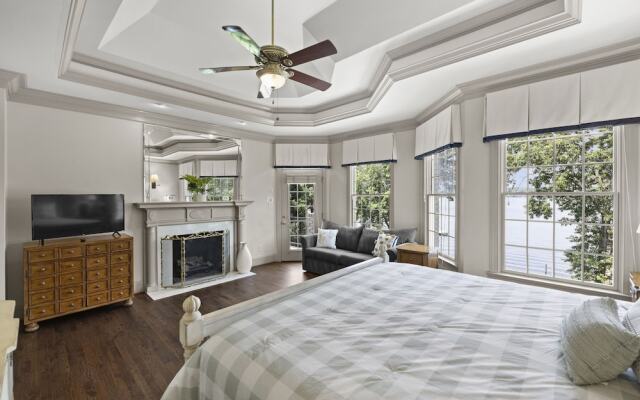 Make a Big Splash in 7BR Lake Norman Home!