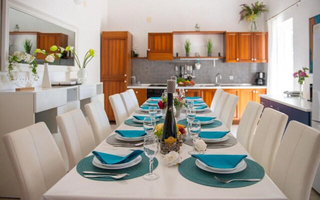 Amazing Home in Linardici With Wifi and 6 Bedrooms