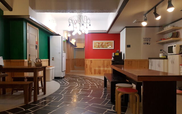 Dongbaekseom Guest House