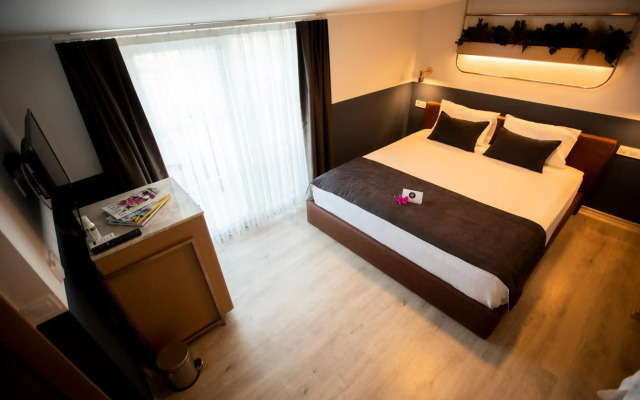 Urla 1867 Hotel