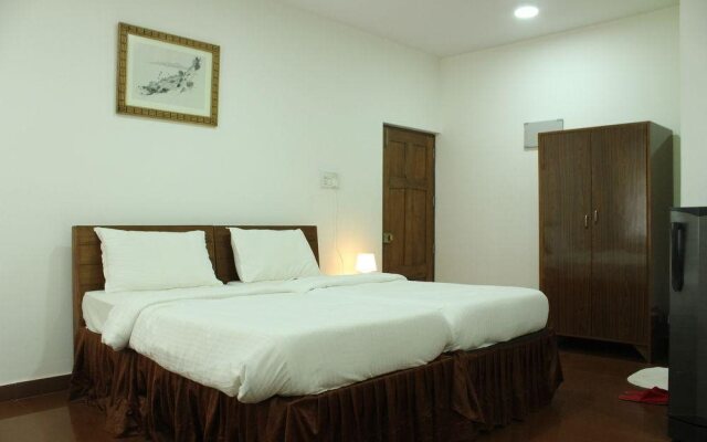 Oyo 9355 Holy Cross Home Stay