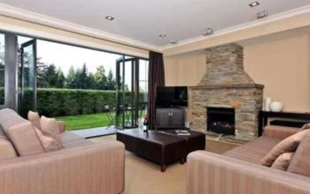 Platinum Queenstown Villas