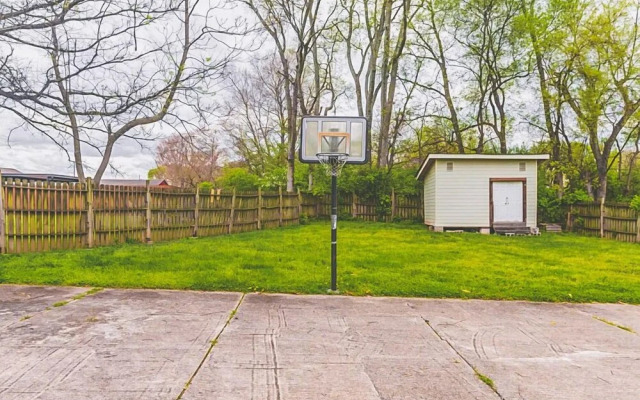 Woodbine Charmer 12 min to Downtown Nashville!