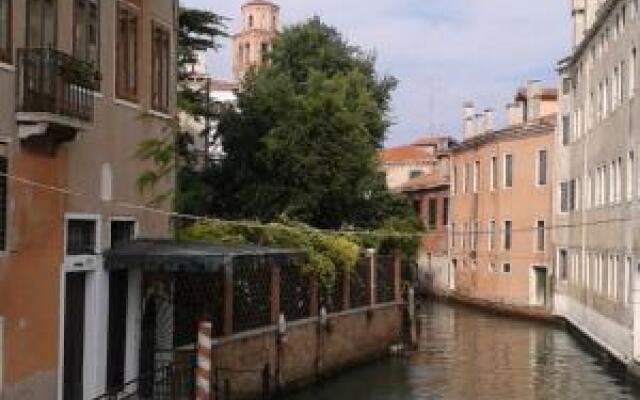 Leone Marciano Venice Apartment with independent and private entrance