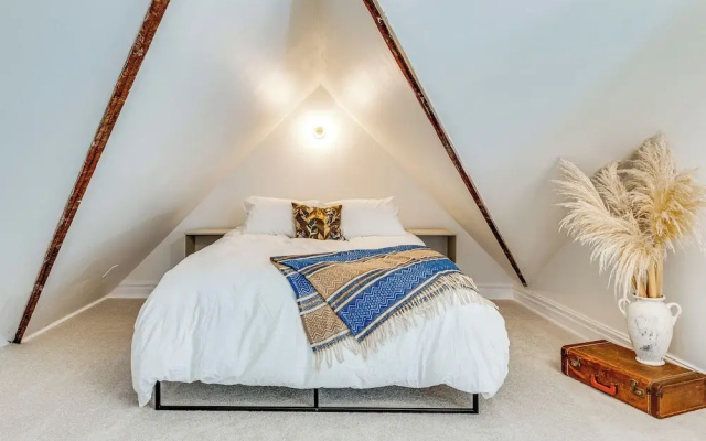 Cozy Indianapolis Vacation Rental w/ Micro Farm!