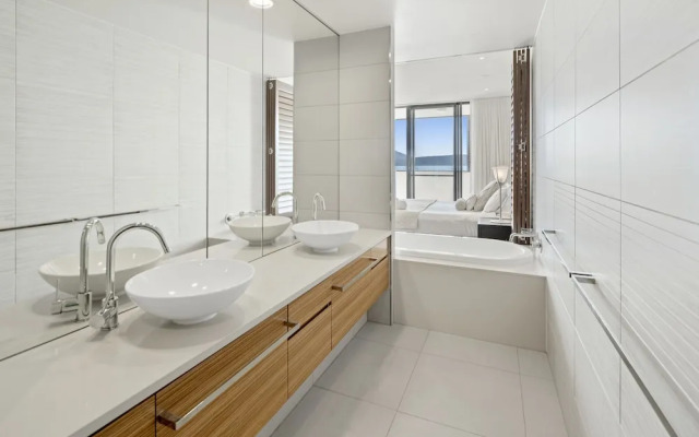 Unit 80 3 B/R Lux Ocean View