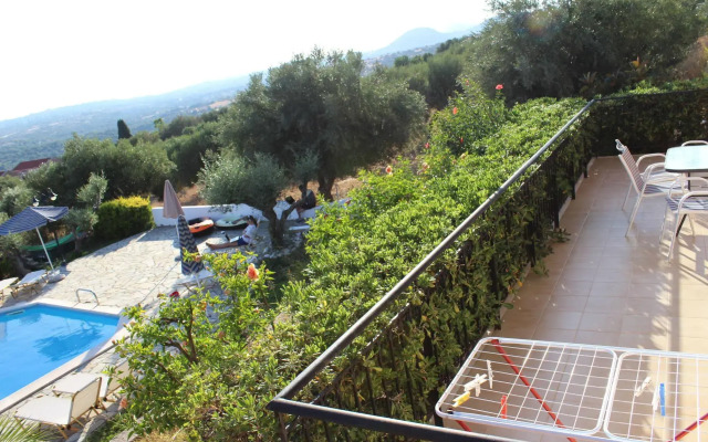 Manolia Studios