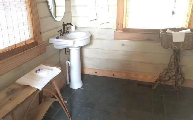 The Smokehouse Lodge and Cabins