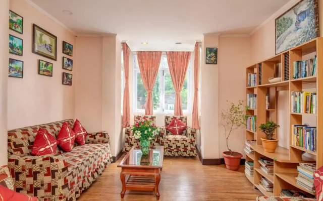 Muscatel Spring Burn - 100 Mts from Mall Road