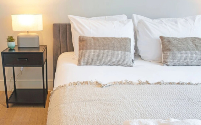 Spacious Elegant Apartments in Southbank
