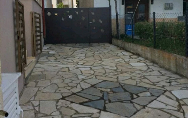 Anchors Aweigh 50m From The Sea