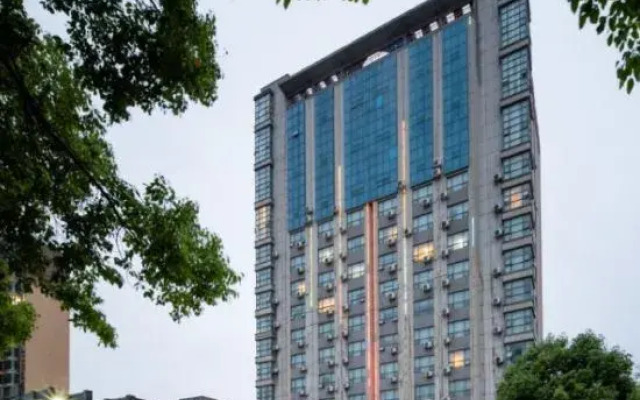Yicheng Lanbowan Hotspring Holiday Hotel