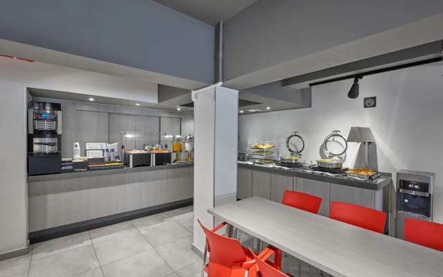 City Express Junior by Marriott Ciudad de México Sullivan