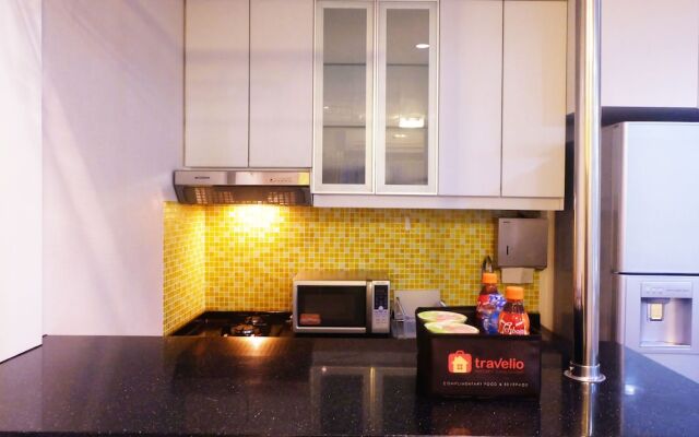 Big Studio at Cosmo Terrace Apartment Thamrin City By Travelio