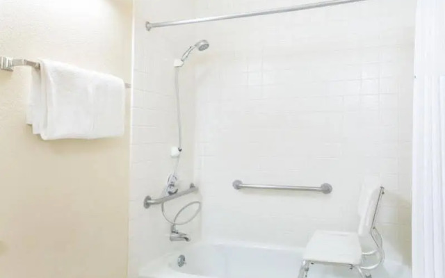 Super 8 Motel - Madera