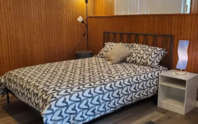 Colline-Single Room- Self Check-In