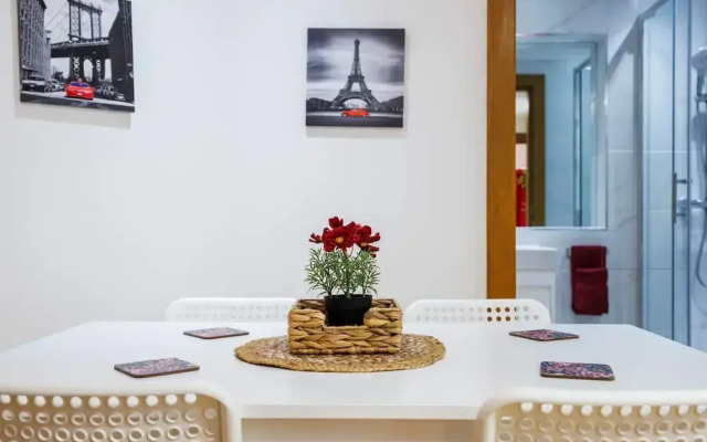 2 Bedroom Charming Magnificent Flat