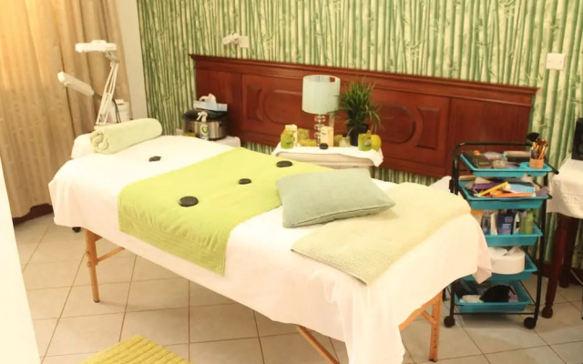 67 Airport Hotel