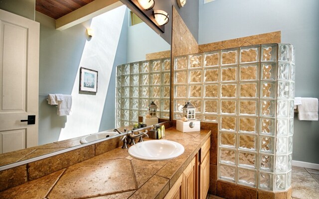 Hale Pua 5 Bedroom Home