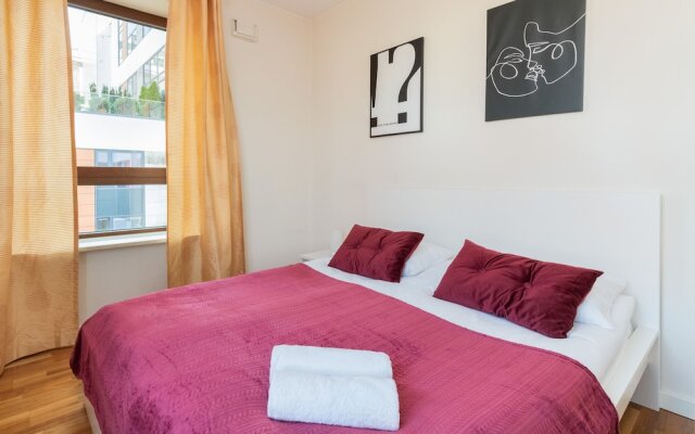 LUX Warsaw Apartment by Renters