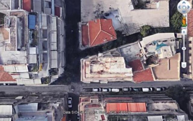 Exarcheia: Independent Ground Floor House.