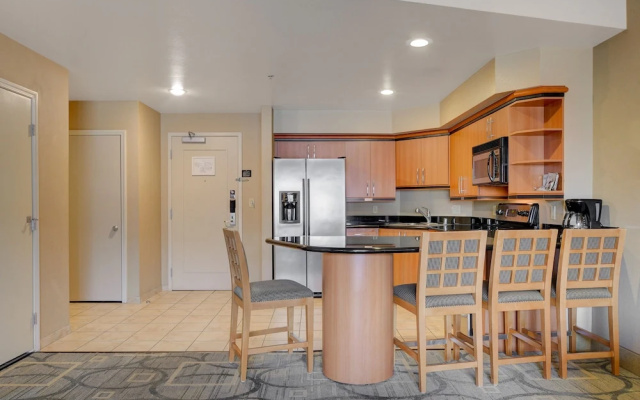 Sapphire Skyline Premium Suite
