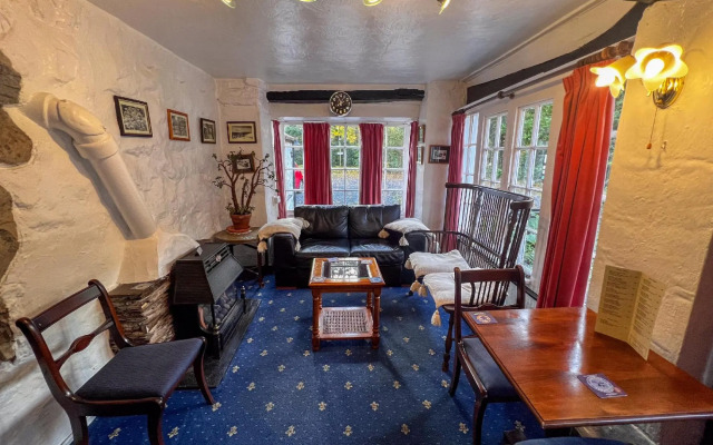 Gwesty Minffordd Hotel