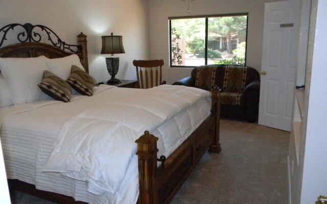 Whispering Creek Bed  Breakfast