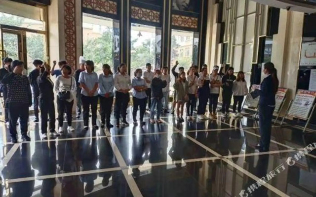 Leading Show Business Hotel