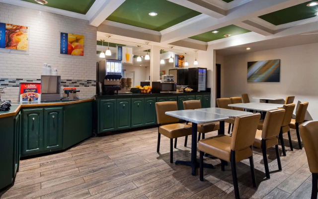 Best Western John Muir Inn