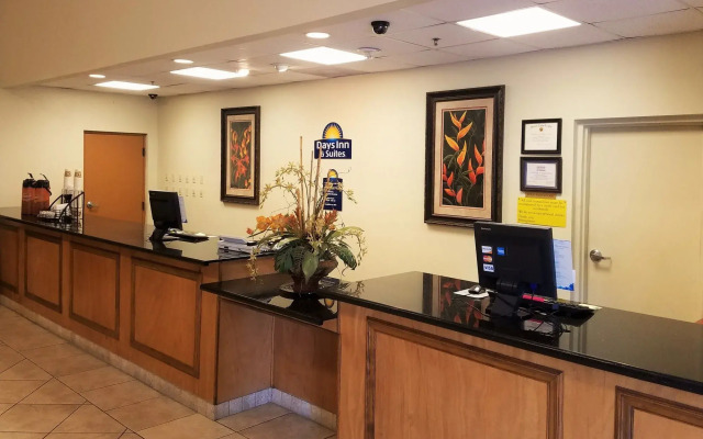 Days Inn & Suites by Wyndham Clermont