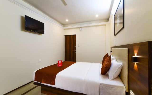 OYO 9517 Hotel Sunheads