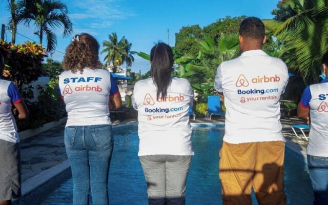 Stylish 1r-1b Apt Near The Beach And Main Street