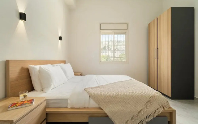 German Colony Bright Stay by Sea N' Rent