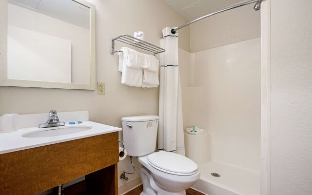 Birch Hill Suites Kansas City – Independence