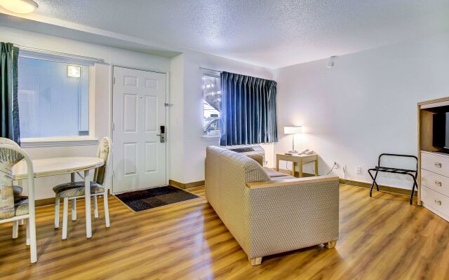 Motel 6 Coos Bay #1244