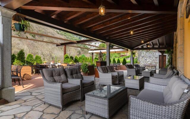Logis Hotel La Casa De Juansabeli