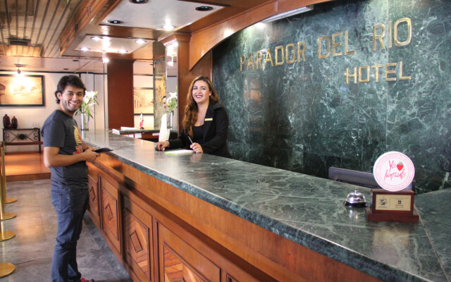 Hotel Parador Del Rio