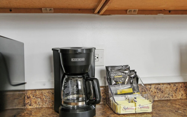 1BR Vibrant Apt - Montrose 2E