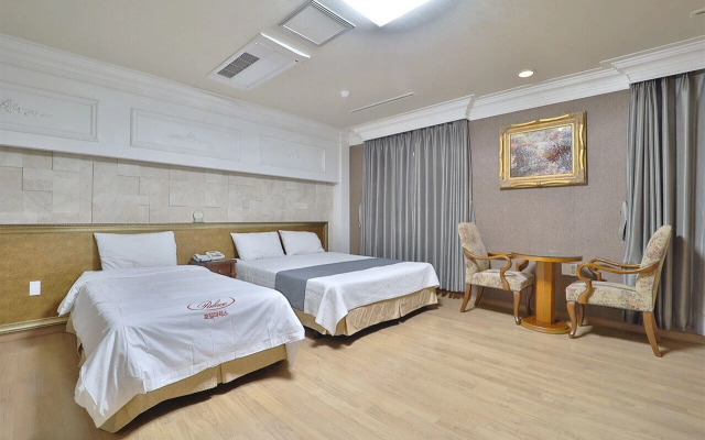 Palace Tourist Hotel