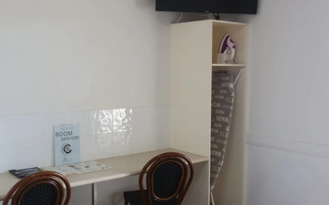 Park Avenue Hotel Motel