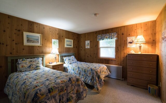 Surfers Cove 3 Br home by RedAwning